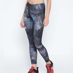 Reebok LuxBold Athletic Leggings SZ L in Oil Slick design…. EXCELLENT CONDITION